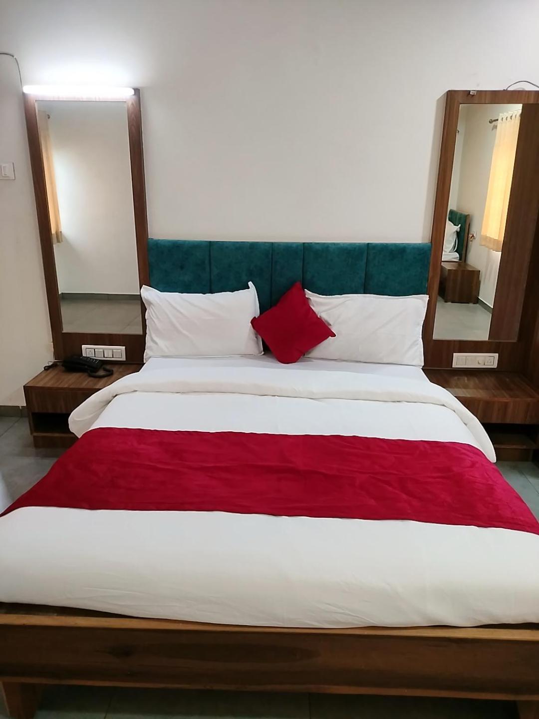Golden Resort Igatpuri Zewnętrze zdjęcie